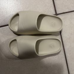 Yeezy Slide 