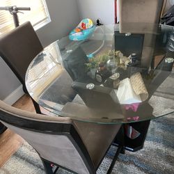 Dining Table & 3 Chairs