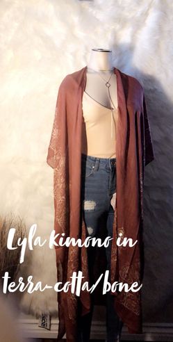 Lyla kimono in terra-cotta / bone
