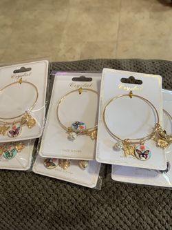 Bracelets whit charms