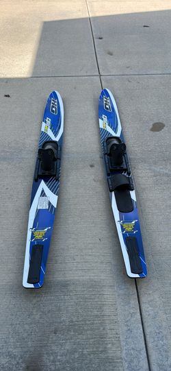 HO Sports Epic 67 Water Skis