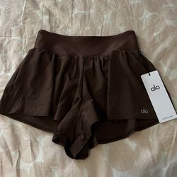 Alo  Victory Running Short $60 Brownstone Size: S