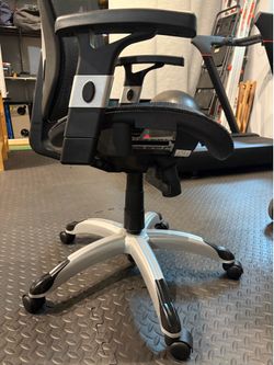 Staples Hyken Ergonomic Chair