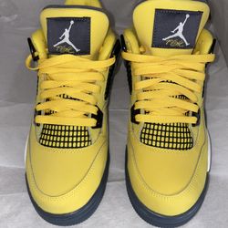Jordan 4 Lightning Size 6y