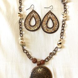 Copper And Shells Adjustable Necklace And Earrings