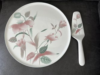 ROUND CAKER PLATTER WITH SERVER