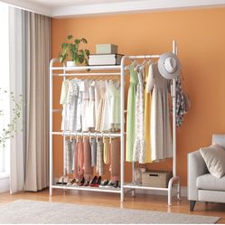 Portable wardrobe hanger