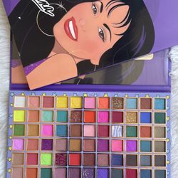 Selena Eyeshadow Palette 