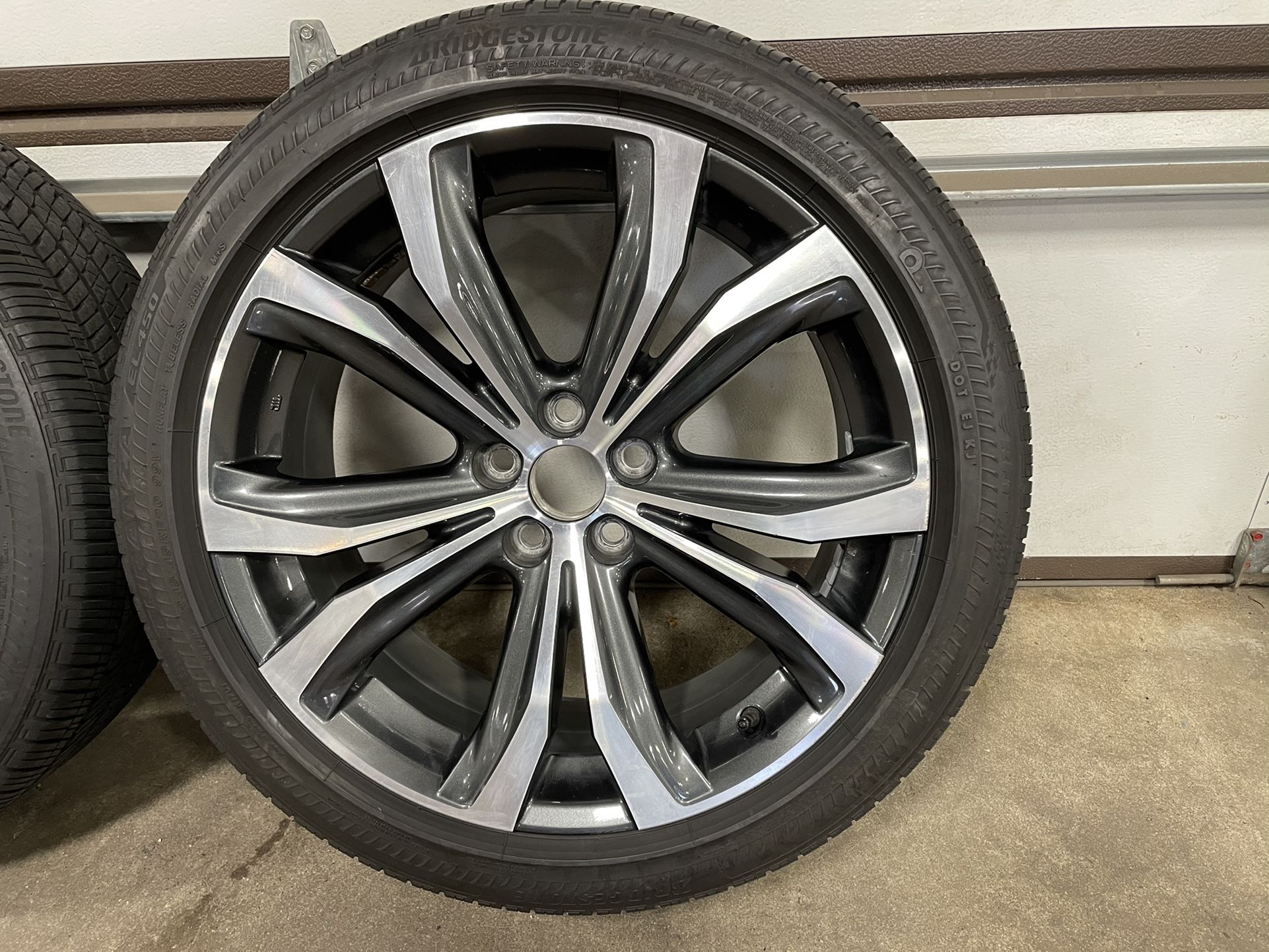 4 Lexus RX 20 inch wheel and tire set