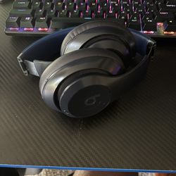 Beats Studio pros  dark blue