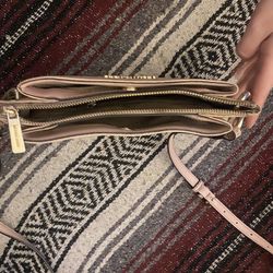 Micheal Kors Cross Body Purse 