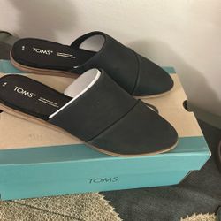 New! TOMS Jade Mules, Black Size 6