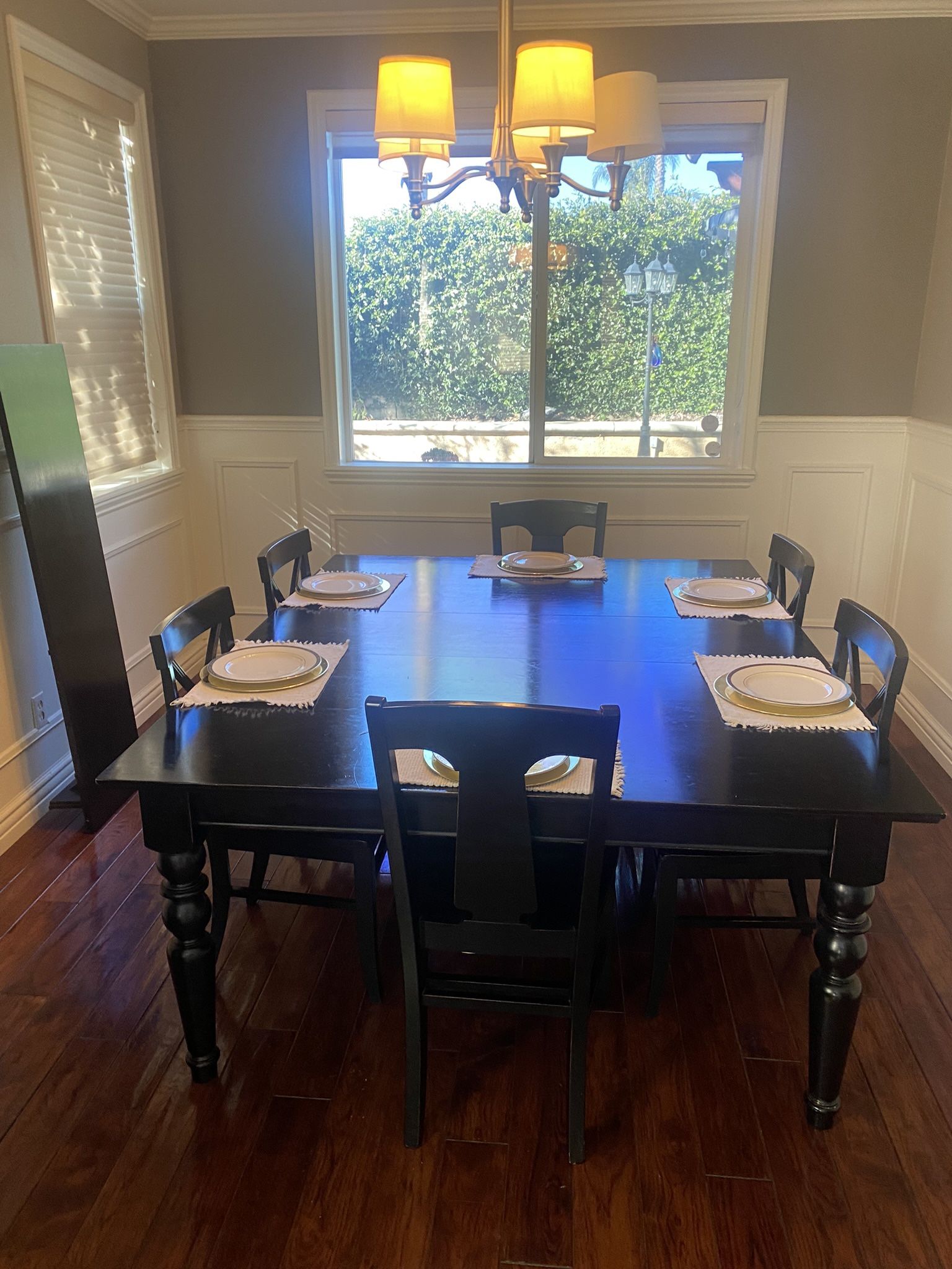 Pottery barn, black, Francisco dining table for Sale in Rancho