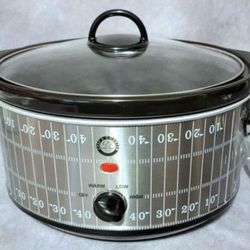 3.7 qt Slow Cooker 
BRAND NEW. in box.
 gift ready. FUN FOOTBALL FIELD THEMED. 