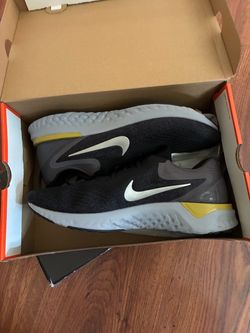 Nike odyssey running shoes