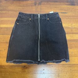 Women’s ABERCROMBIE & FITCH Black Denim Frayed A-line Miniskirt, Size 2