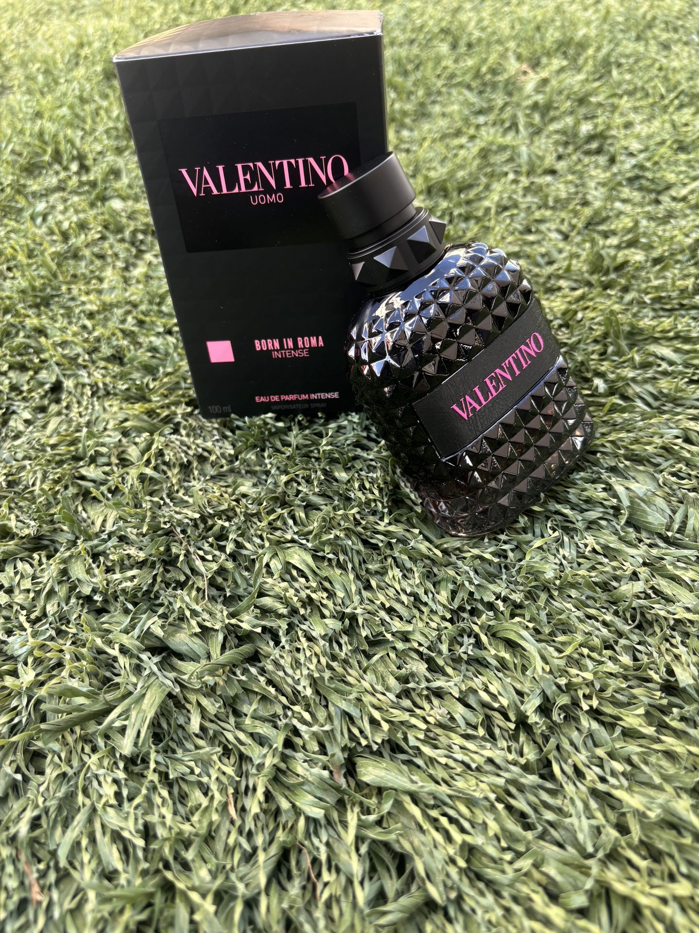 *Dm For Price* Valentino Born In Roma Intense