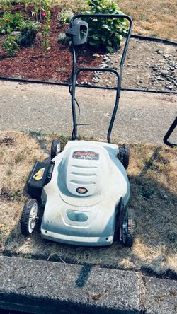 Electric lawnmower