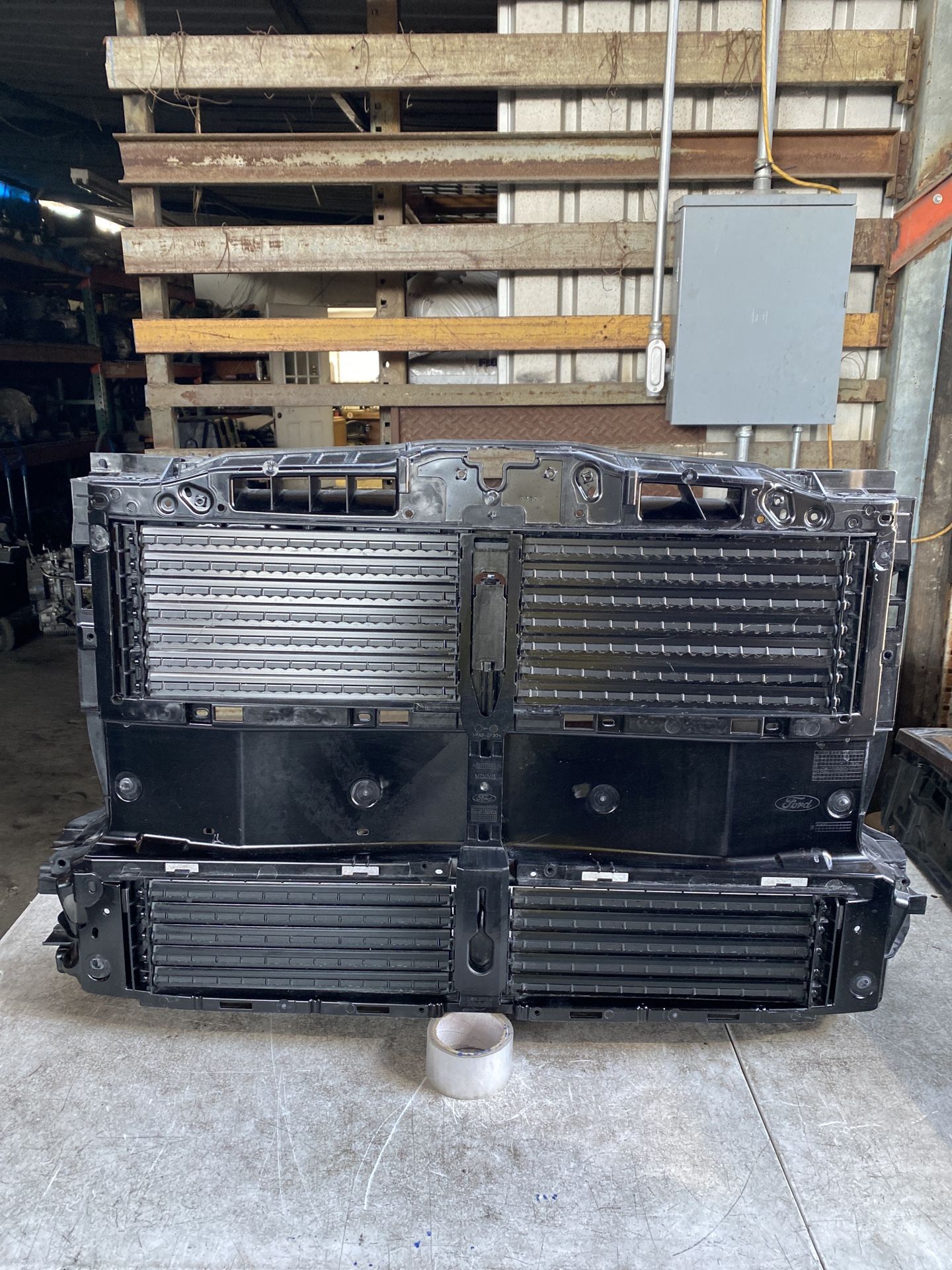 2020 2021 FORD ESCAPE RADIATOR SHUTTER CONTROL ASSEMBLY OEM LX6B-A16E146-B
