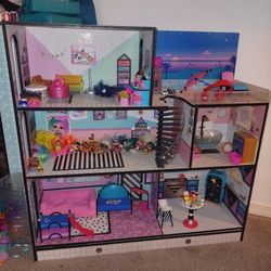 Lol House With Furniture And Dolls And Stuff....