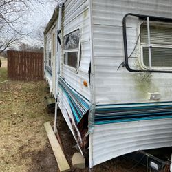 1997 Damon Hornet 27 ft Camper