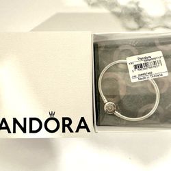 New Pandora Moments Sparkling Crown Bracelet $70 (Beaverton pickup) 