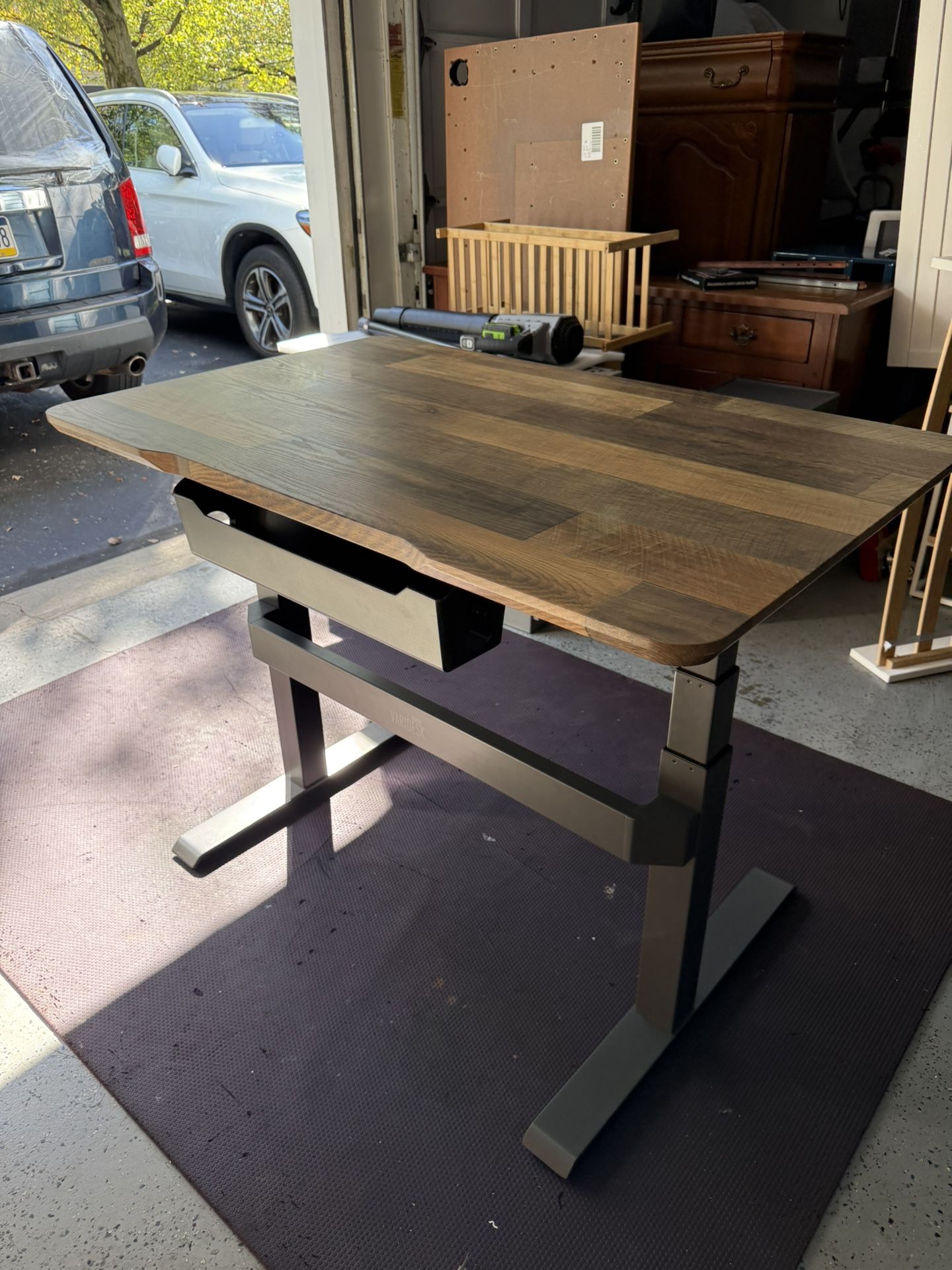 VARIDESK ProDesk 48"W, Reclaimed Wood in great condition ( it's not adjustable  ) 