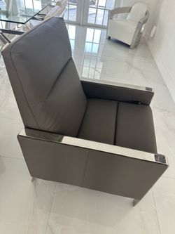 Reclinable modern chairs
