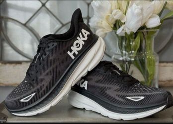 NEW HOKA ONE ONE Clifton Women's Running Sneakers, Black/White, Size 6