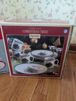 Spode festive holiday dinnerware collection