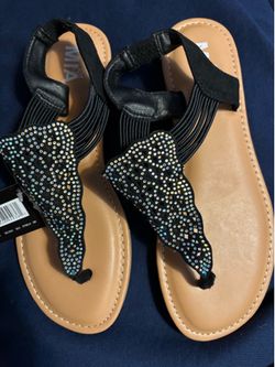 Mia sandals new w/tags size 9