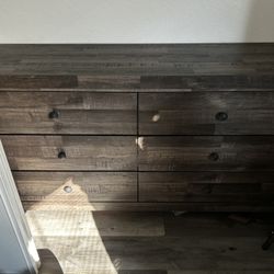 dresser L59in’W16in’H30in