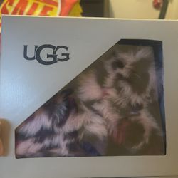 Ugg Fluffy Slippers