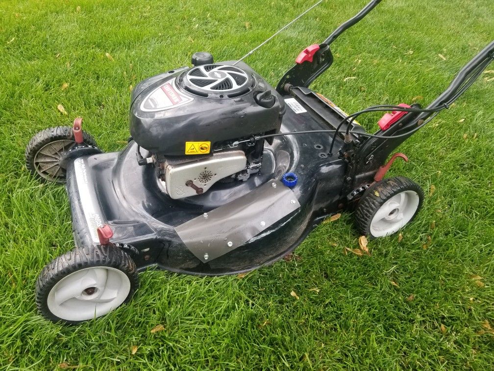 Craftsman 22" Self Propelled Lawn Mower Rear Wheel Drive for Sale in Johnsburg, IL OfferUp