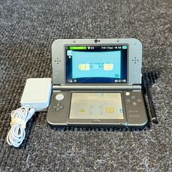 Nintendo New 3DS XL Grey with Charger Tested Excellent