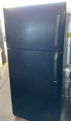 Kenmore Top Mount Black Refrigerator
