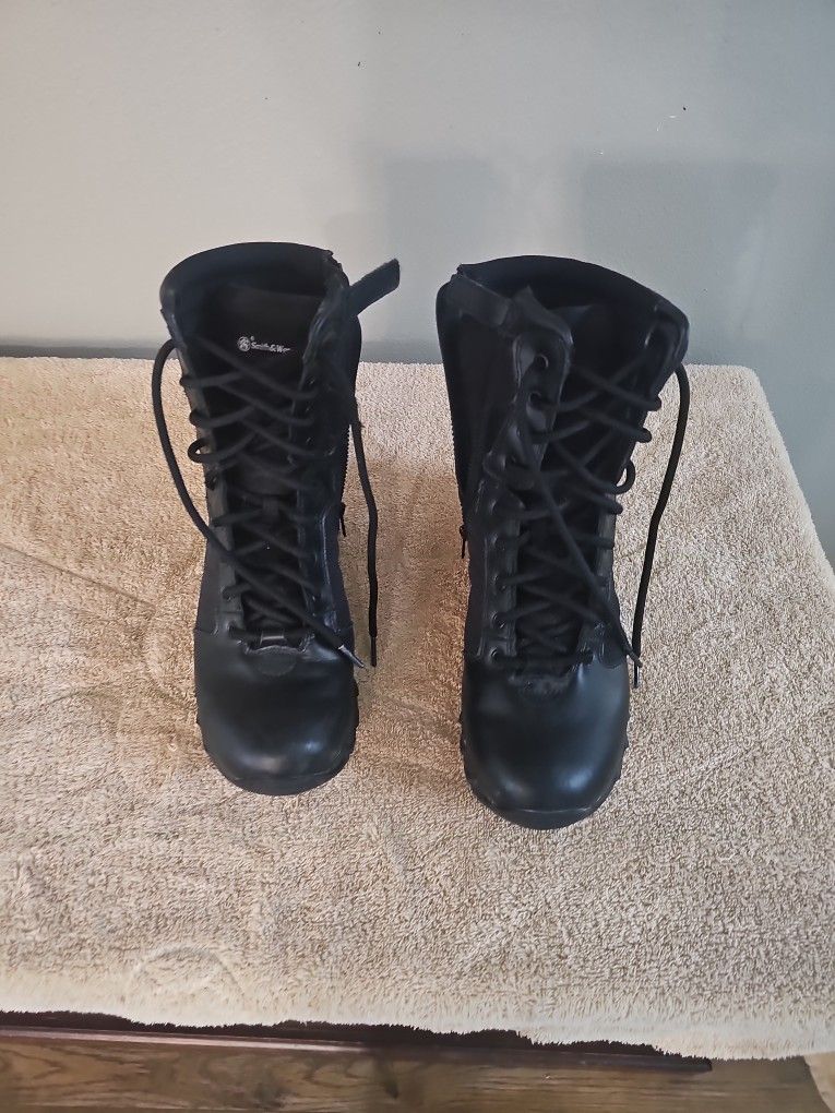 Boots, (Smith & Wesson)