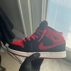 jordan 1 mid