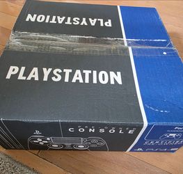 Play Station 4 Pro 1 TB w controller and games