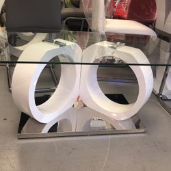 New Glass Top/high Gloss Base Coffee Table
