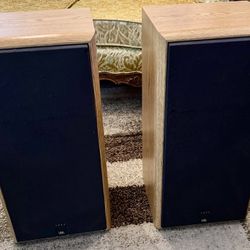 For Sale JBL 2800 Wooden Bookshelf LOUDSPEAKERS 8" DRIVER .5 TITANIUM TWEETER 23"H 17"L