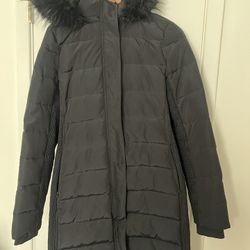 Women’s Small Form Fitting Puffer Long Parka Winter Jacket.