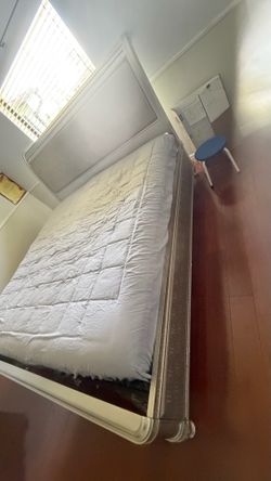 California King elegant bed everything included!