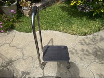 FOOTSTOOL with Handle and Nonslip Pad for Kids Adults Seniors
