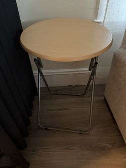 Foldable Round Table 