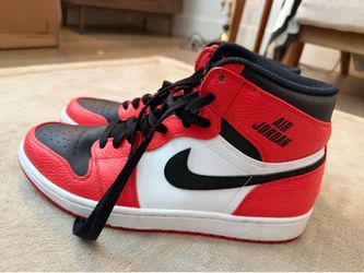 Air Jordan 1 Retro High Rare Air Chicago