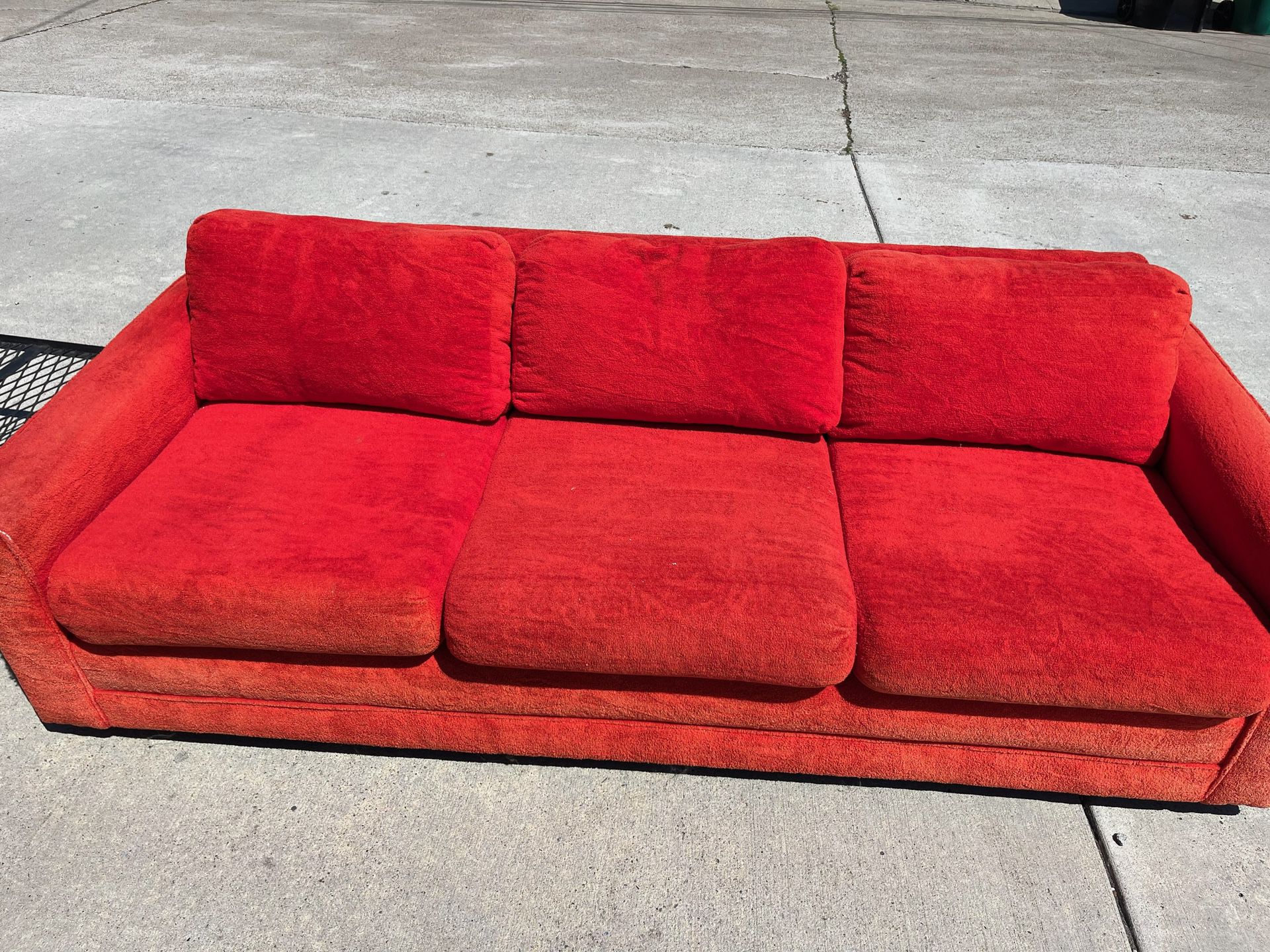 Red Coach / sofa free 
