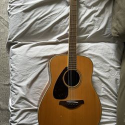 Yamaha Acoustic Guitar 