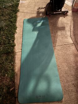 Gaiam Essentials Yoga Mat