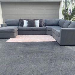 Huge Dark Grey Sectional Couch Sofa From Macy’s  In Excellent Condition- FREE DELIVERY 🚛